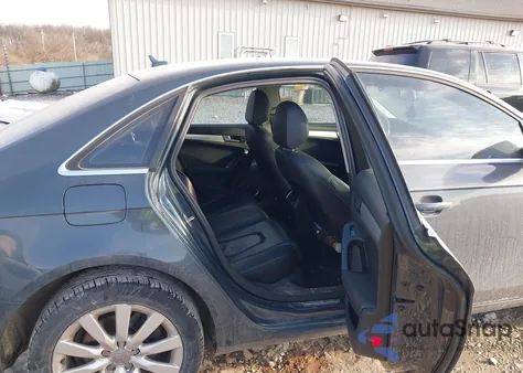 2010 Audi A4 2.0T Premium z USA, uszkodzony, nr VIN WAUFFAFLXAN022931